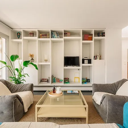 Le Perchoir - High Up In The Heart Of *