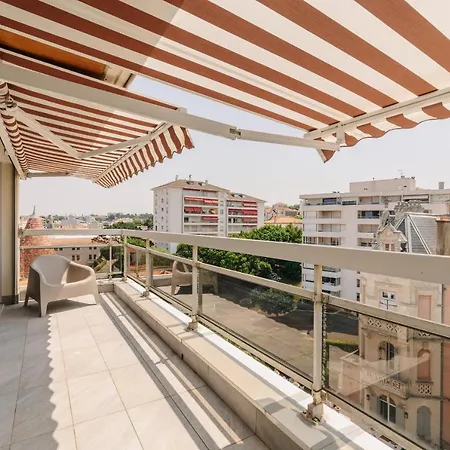 Le Perchoir - High Up In The Heart Of * Biarritz